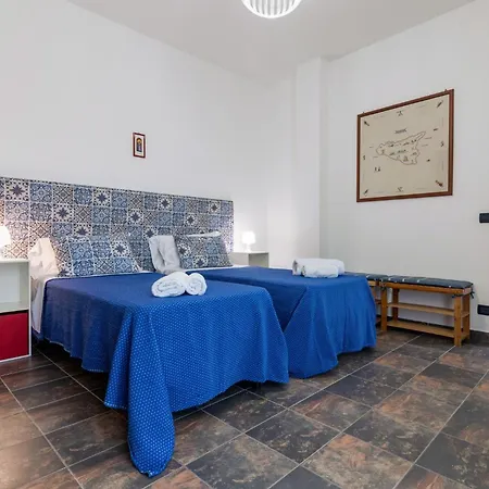 Guesthost - Flat With Terrace Near Malfitano