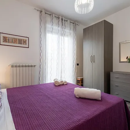 Guesthost - Flat With Terrace Near Malfitano