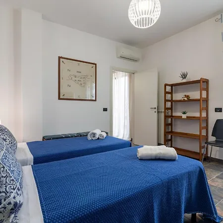 Guesthost - Flat With Terrace Near Malfitano